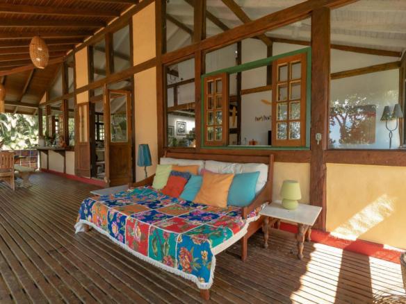 Casa para Venda Praia do Bonete, com 03 dormitórios, 200 m² de construção
