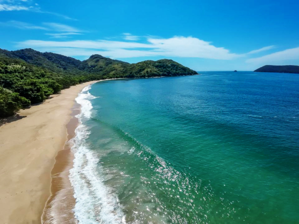 Casa para Venda Praia do Bonete, com 03 dormitórios, 200 m² de construção