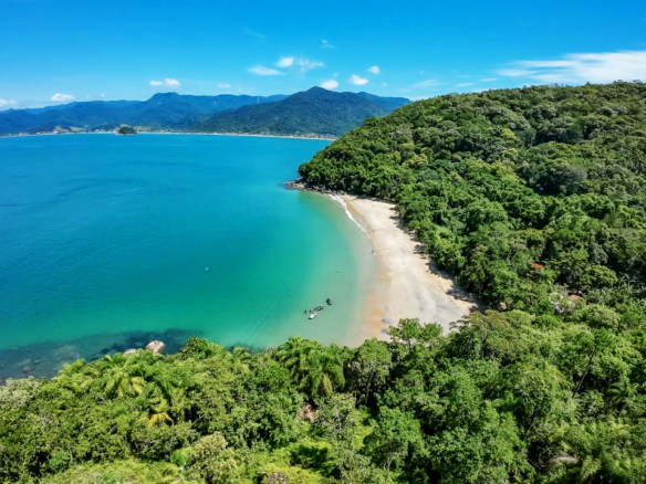 Casa para Venda Praia do Bonete, com 03 dormitórios, 200 m² de construção