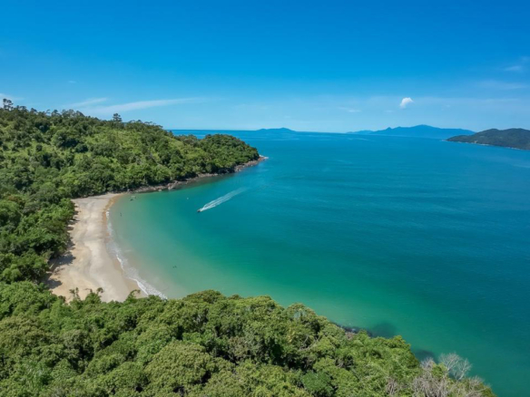 Casa para Venda Praia do Bonete, com 03 dormitórios, 200 m² de construção
