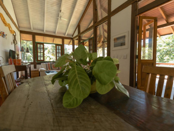 Casa para Venda Praia do Bonete, com 03 dormitórios, 200 m² de construção