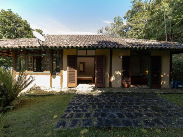 Casa para Venda Praia do Bonete, com 03 dormitórios, 200 m² de construção
