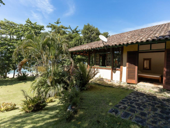 Casa para Venda Praia do Bonete, com 03 dormitórios, 200 m² de construção