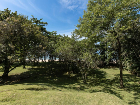 Casa para Venda Praia do Bonete, com 03 dormitórios, 200 m² de construção
