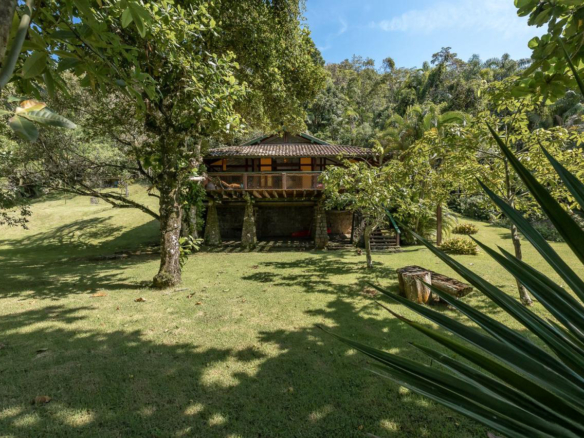 Casa para Venda Praia do Bonete, com 03 dormitórios, 200 m² de construção