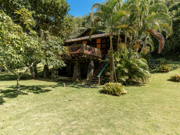 Casa para Venda Praia do Bonete, com 03 dormitórios, 200 m² de construção