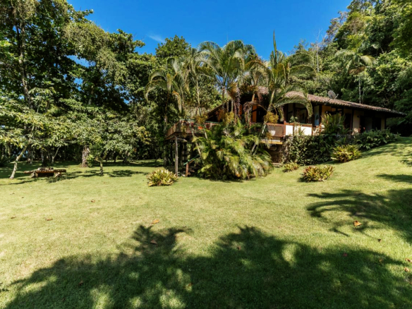 Casa para Venda Praia do Bonete, com 03 dormitórios, 200 m² de construção