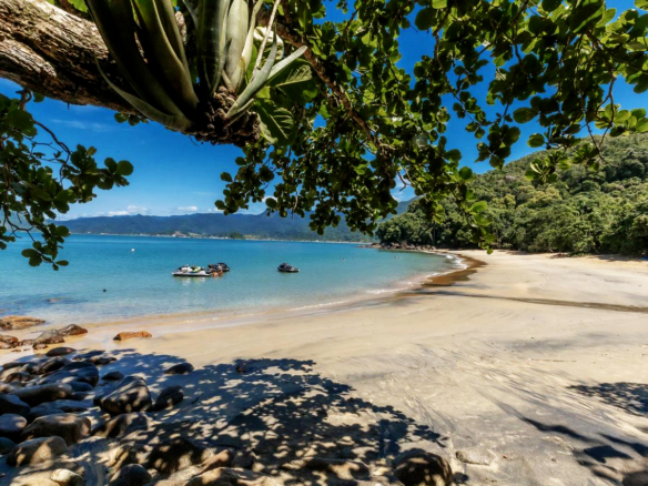 Casa para Venda Praia do Bonete, com 03 dormitórios, 200 m² de construção