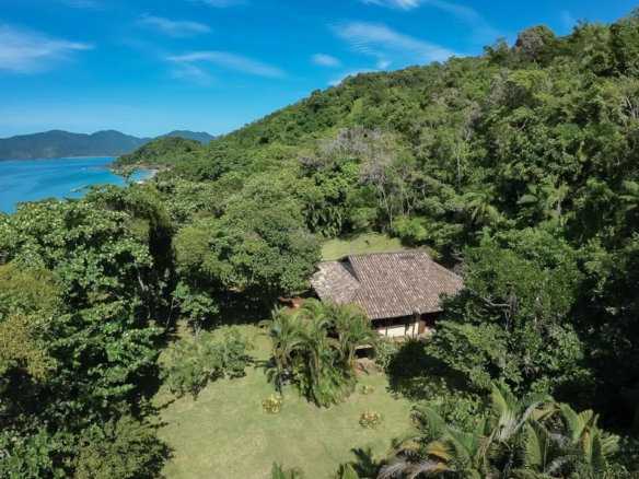 Casa para Venda Praia do Bonete, com 03 dormitórios, 200 m² de construção