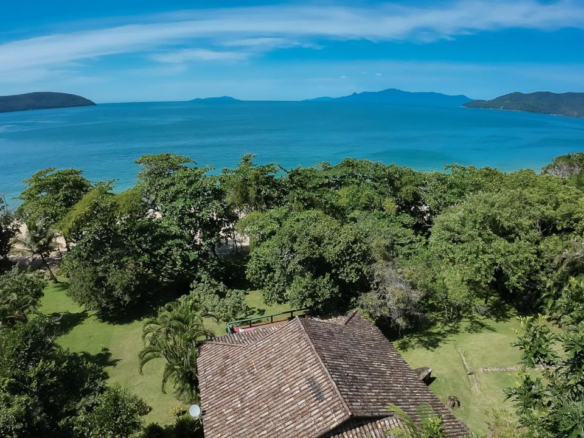 Casa para Venda Praia do Bonete, com 03 dormitórios, 200 m² de construção