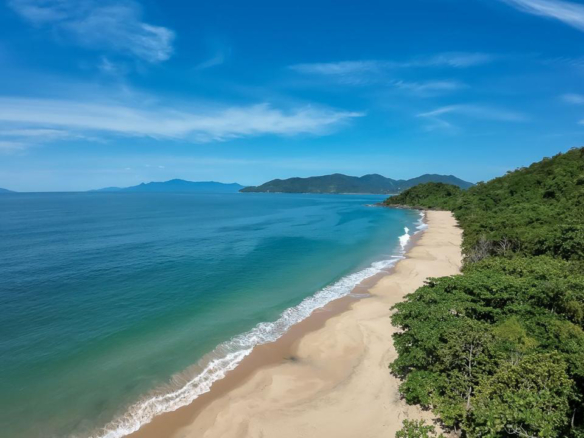 Casa para Venda Praia do Bonete, com 03 dormitórios, 200 m² de construção