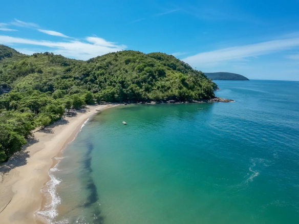 Casa para Venda Praia do Bonete, com 03 dormitórios, 200 m² de construção