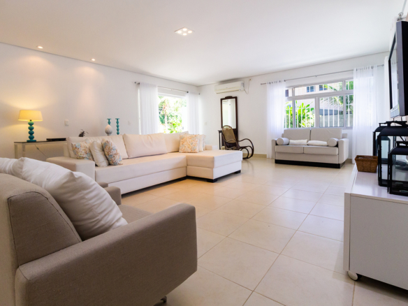 Casa térrea a venda, Praia da Tabatinga – Caraguatatuba, 06 quartos, 1200 m² de terreno e 700 m² de área construída