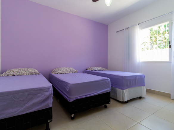 Casa térrea a venda, Praia da Tabatinga – Caraguatatuba, 06 quartos, 1200 m² de terreno e 700 m² de área construída