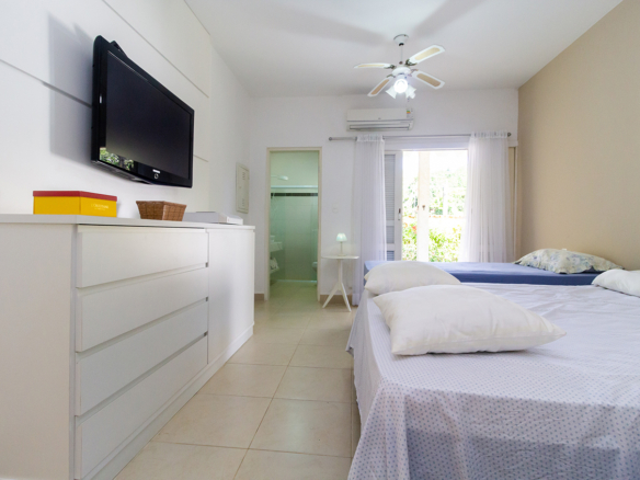 Casa térrea a venda, Praia da Tabatinga – Caraguatatuba, 06 quartos, 1200 m² de terreno e 700 m² de área construída