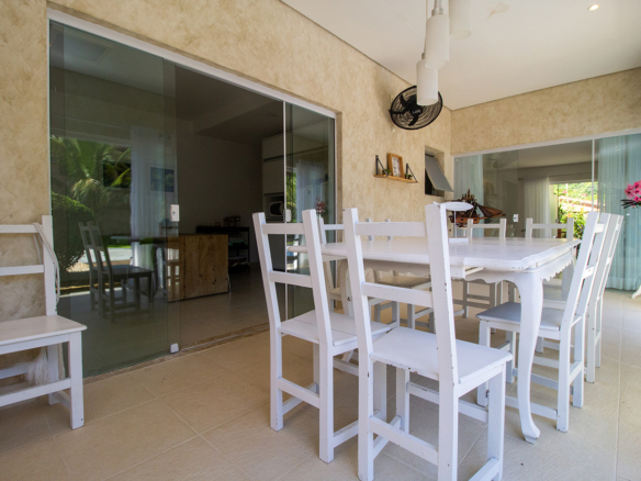 Casa térrea a venda, Praia da Tabatinga – Caraguatatuba, 06 quartos, 1200 m² de terreno e 700 m² de área construída