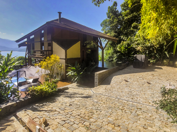 Casa para Venda com 5 suítes, em Praia Vermelha do Sul, com 600m²