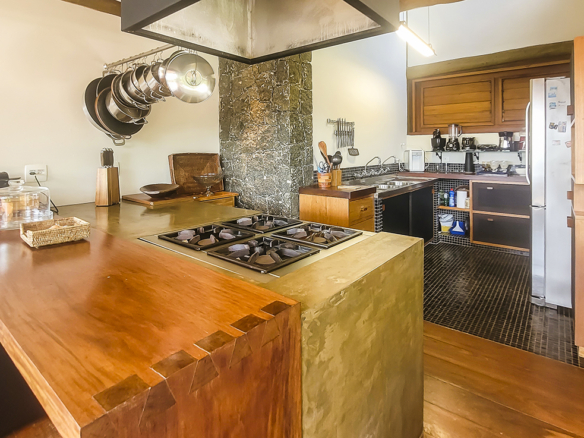 Casa para Venda com 5 suítes, em Praia Vermelha do Sul, com 600m²