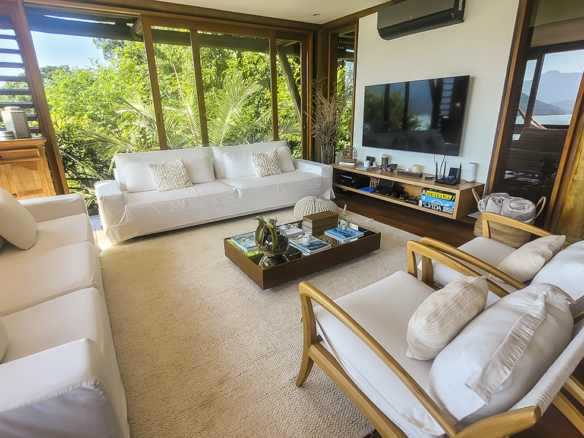 Casa para Venda com 5 suítes, em Praia Vermelha do Sul, com 600m²