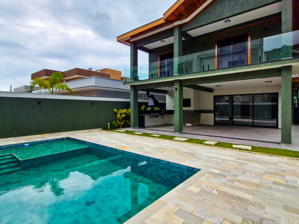 Casa à venda no Condomínio Costa Nova, Praia de Massaguaçu – 04 suítes, 360 mts quadrados