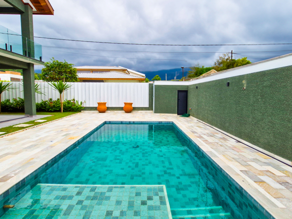 Casa à venda no Condomínio Costa Nova, Praia de Massaguaçu – 04 suítes, 360 mts quadrados