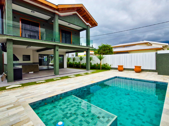 Casa à venda no Condomínio Costa Nova, Praia de Massaguaçu – 04 suítes, 360 mts quadrados