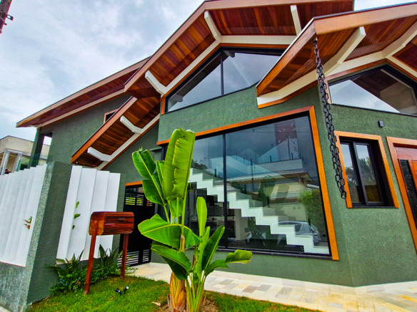Casa à venda no Condomínio Costa Nova, Praia de Massaguaçu – 04 suítes, 360 mts quadrados