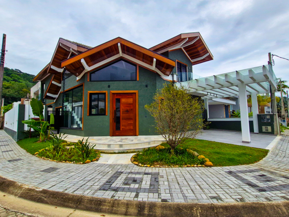 Casa à venda no Condomínio Costa Nova, Praia de Massaguaçu – 04 suítes, 360 mts quadrados