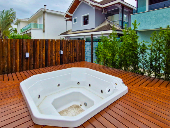 Casa à venda no Condomínio Costa Nova, Praia de Massaguaçú, 05 quartos, 400 mts quadrados