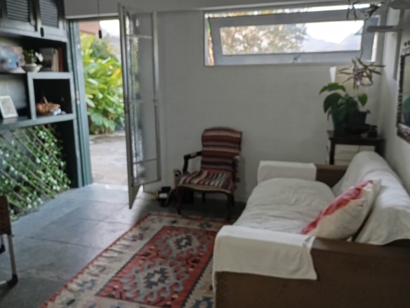 Casa para Venda e Locação, Condomínio Roteiro do Sol – Cocanha, com 3 suítes e 280 m².