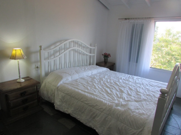 Casa para Venda e Locação, Condomínio Roteiro do Sol – Cocanha, com 3 suítes e 280 m².