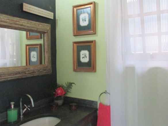 Casa para Venda e Locação, Condomínio Roteiro do Sol – Cocanha, com 3 suítes e 280 m².
