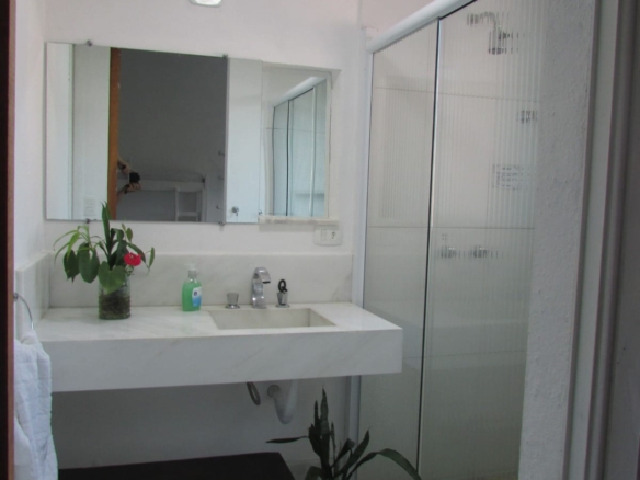 Casa para Venda e Locação, Condomínio Roteiro do Sol – Cocanha, com 3 suítes e 280 m².
