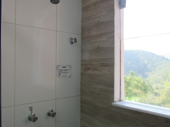 Casa para Venda e Locação, Condomínio Roteiro do Sol – Cocanha, com 3 suítes e 280 m².