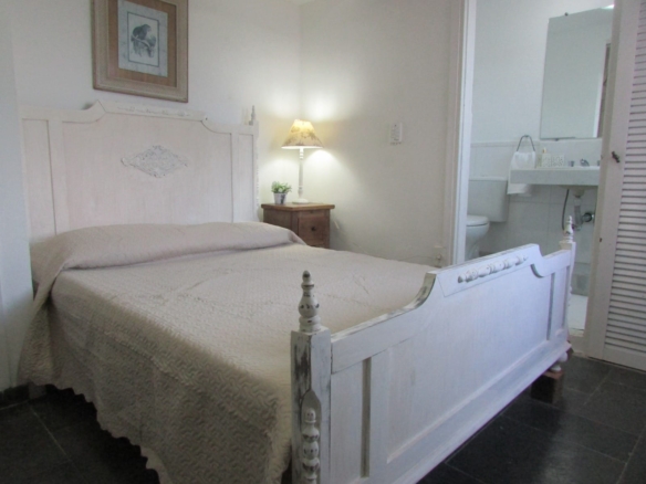 Casa para Venda e Locação, Condomínio Roteiro do Sol – Cocanha, com 3 suítes e 280 m².