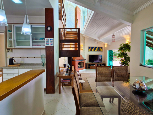 Casa a venda, no Condomínio Park Imperial – Praia de Masaguaçú, com 4 suítes e 928 mts quadrados