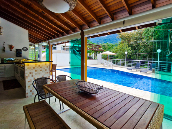 Casa a venda, no Condomínio Park Imperial – Praia de Masaguaçú, com 4 suítes e 928 mts quadrados
