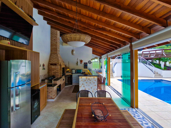 Casa a venda, no Condomínio Park Imperial – Praia de Masaguaçú, com 4 suítes e 928 mts quadrados