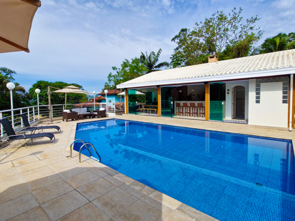 Casa a venda, no Condomínio Park Imperial – Praia de Masaguaçú, com 4 suítes e 928 mts quadrados