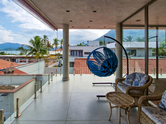 Casa à Venda no Condomínio Salga, Praia da Lagoinha, Ubatuba, 05 suítes, 359 mts construídos