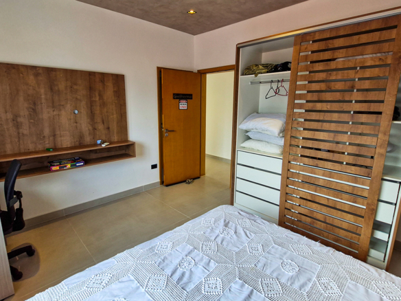 Casa à Venda no Condomínio Salga, Praia da Lagoinha, Ubatuba, 05 suítes, 359 mts construídos