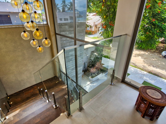 Casa à Venda no Condomínio Salga, Praia da Lagoinha, Ubatuba, 05 suítes, 359 mts construídos