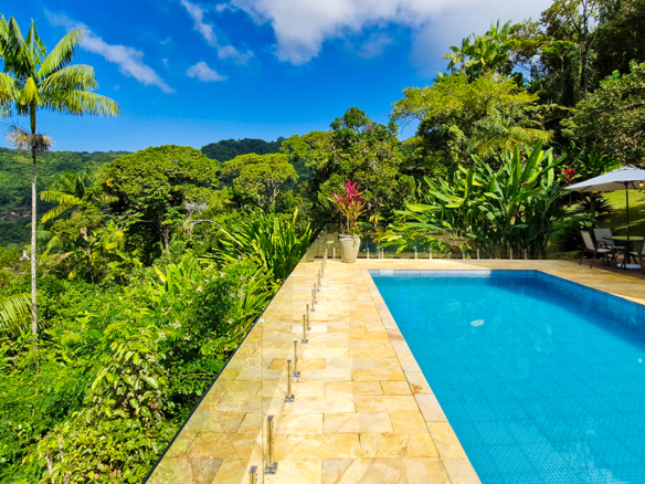 Maravilhosa casa com vista deslumbrante na Praia de Fortaleza em Ubatuba