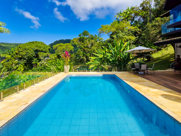 Maravilhosa casa com vista deslumbrante na Praia de Fortaleza em Ubatuba