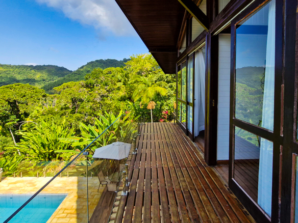 Maravilhosa casa com vista deslumbrante na Praia de Fortaleza em Ubatuba