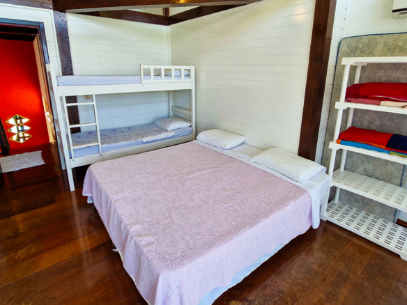 Maravilhosa casa com vista deslumbrante na Praia de Fortaleza em Ubatuba