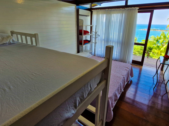 Maravilhosa casa com vista deslumbrante na Praia de Fortaleza em Ubatuba