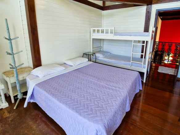 Maravilhosa casa com vista deslumbrante na Praia de Fortaleza em Ubatuba