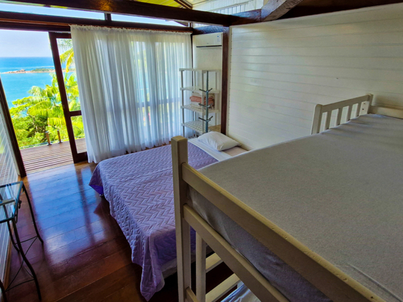 Maravilhosa casa com vista deslumbrante na Praia de Fortaleza em Ubatuba