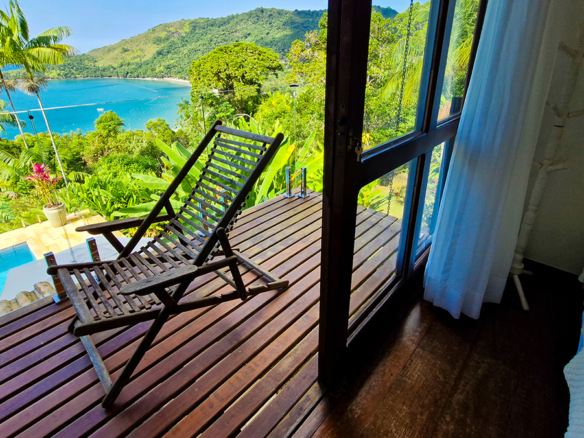 Maravilhosa casa com vista deslumbrante na Praia de Fortaleza em Ubatuba